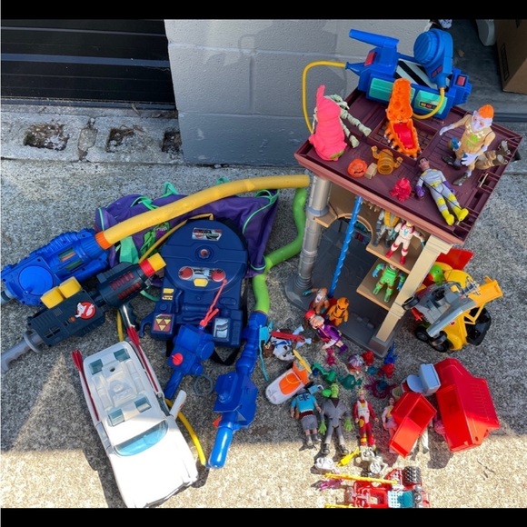 1980s Ghostbusters Toys 65+ Pieces Tower Characters Bag Cars - Picture 3 of 6